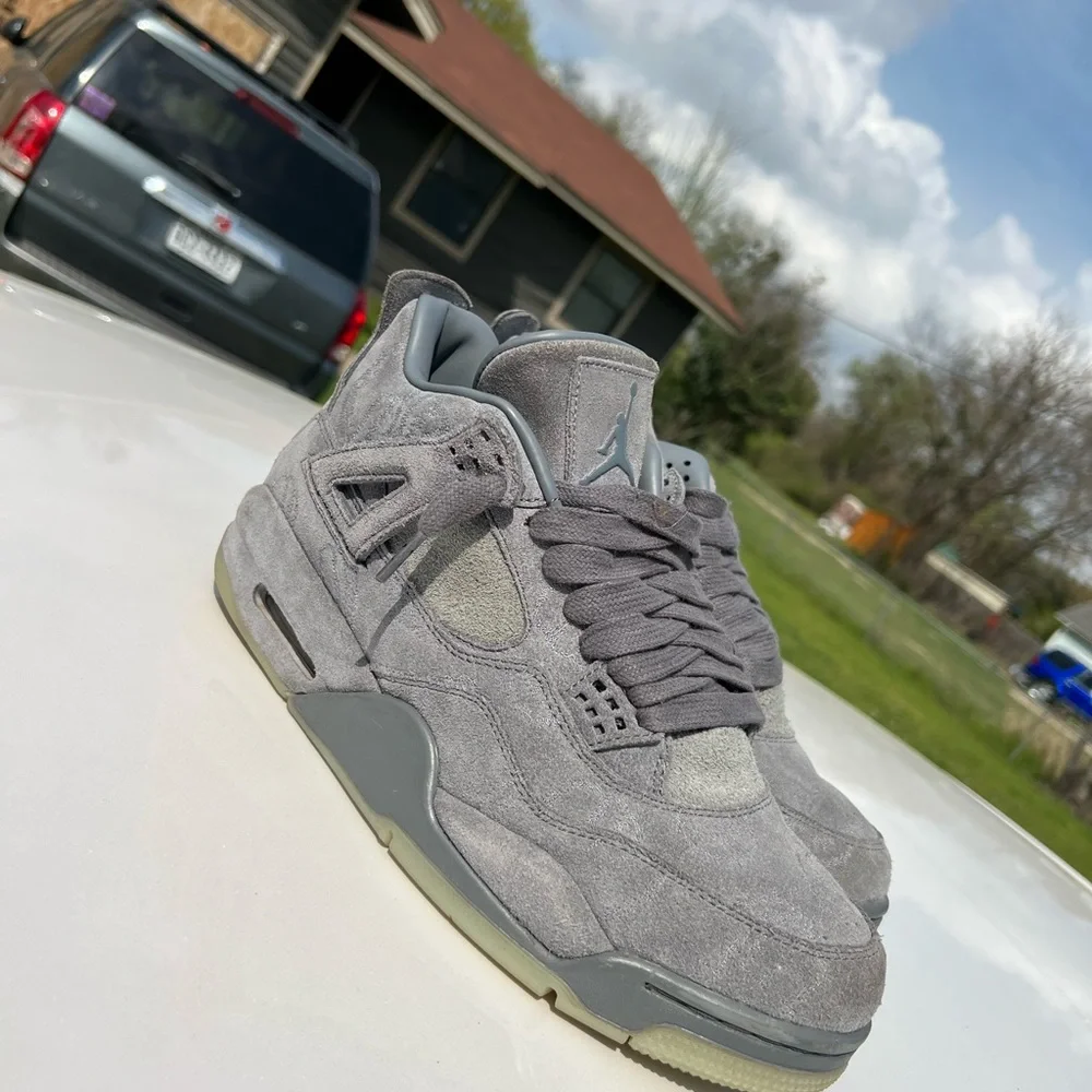 Air Jordan 4 KAWS - Picture 3 of 6